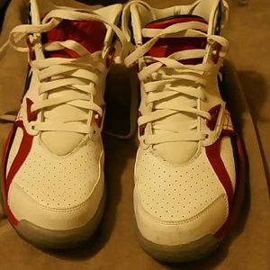 Clean pair of Nike Bo Jackson mens shoes